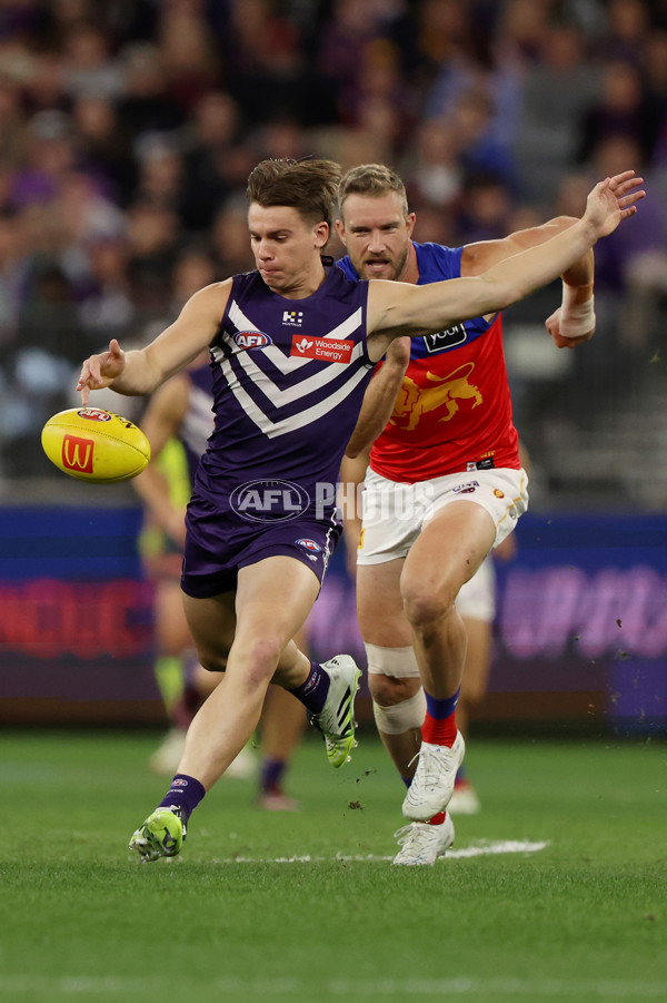 AFL 2025 Round 23 - Fremantle v Brisbane - A-61381131