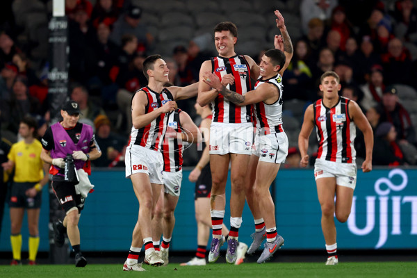 AFL 2025 Round 23 - Essendon v St Kilda - A-61382458