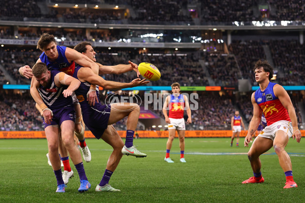 AFL 2025 Round 23 - Fremantle v Brisbane - A-61382534