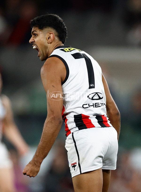 AFL 2025 Round 23 - Essendon v St Kilda - A-61383685