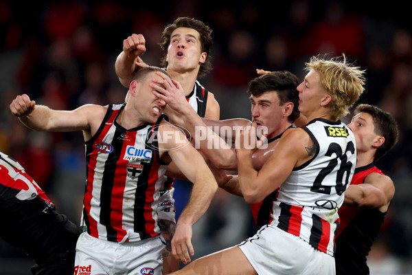 AFL 2025 Round 23 - Essendon v St Kilda - A-61383709