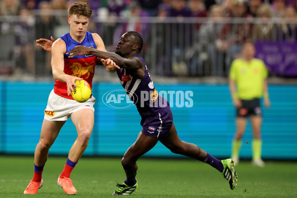 AFL 2025 Round 23 - Fremantle v Brisbane - A-61383715