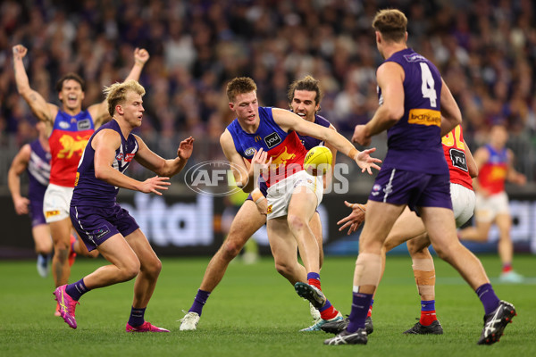 AFL 2025 Round 23 - Fremantle v Brisbane - A-61385310
