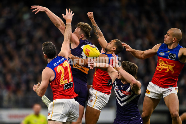 AFL 2025 Round 23 - Fremantle v Brisbane - A-61385342