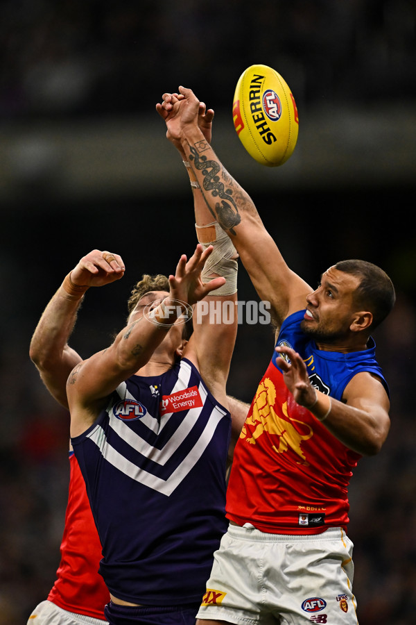 AFL 2025 Round 23 - Fremantle v Brisbane - A-61385347