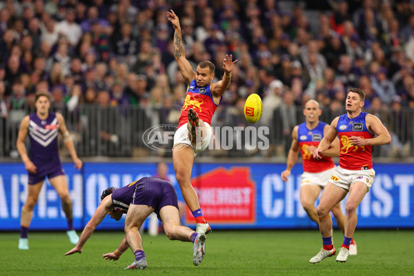 AFL 2025 Round 23 - Fremantle v Brisbane - A-61385368