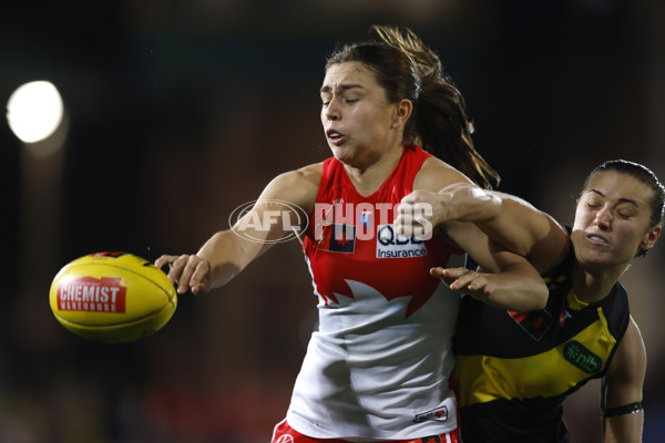 AFLW 2025 Round 01 - Sydney v Richmond - A-61388350