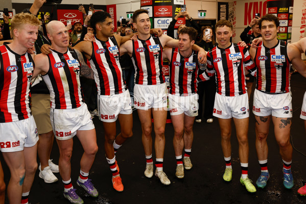 AFL 2025 Round 23 - Essendon v St Kilda - A-61388356