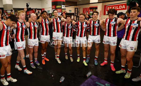 AFL 2025 Round 23 - Essendon v St Kilda - A-61388359