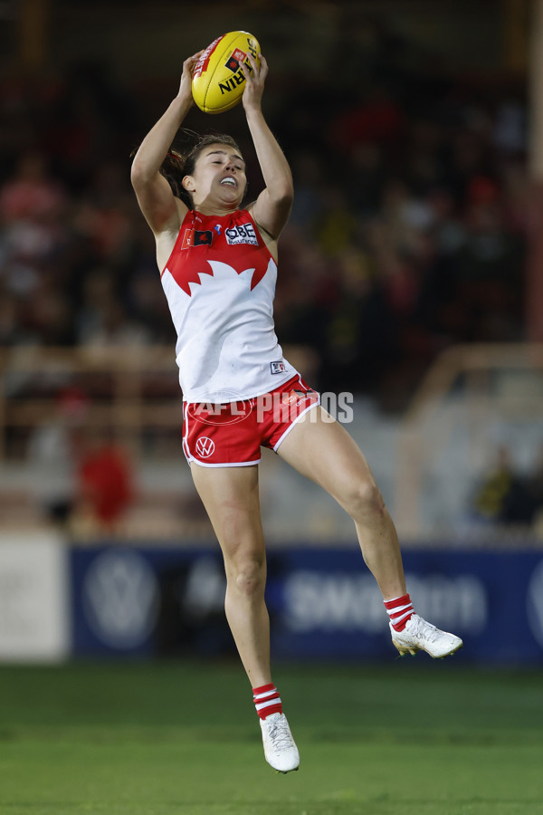 AFLW 2025 Round 01 - Sydney v Richmond - A-61389017