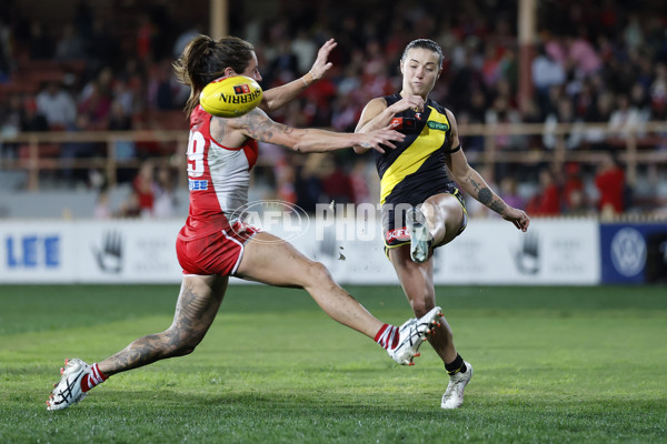 AFLW 2025 Round 01 - Sydney v Richmond - A-61389029