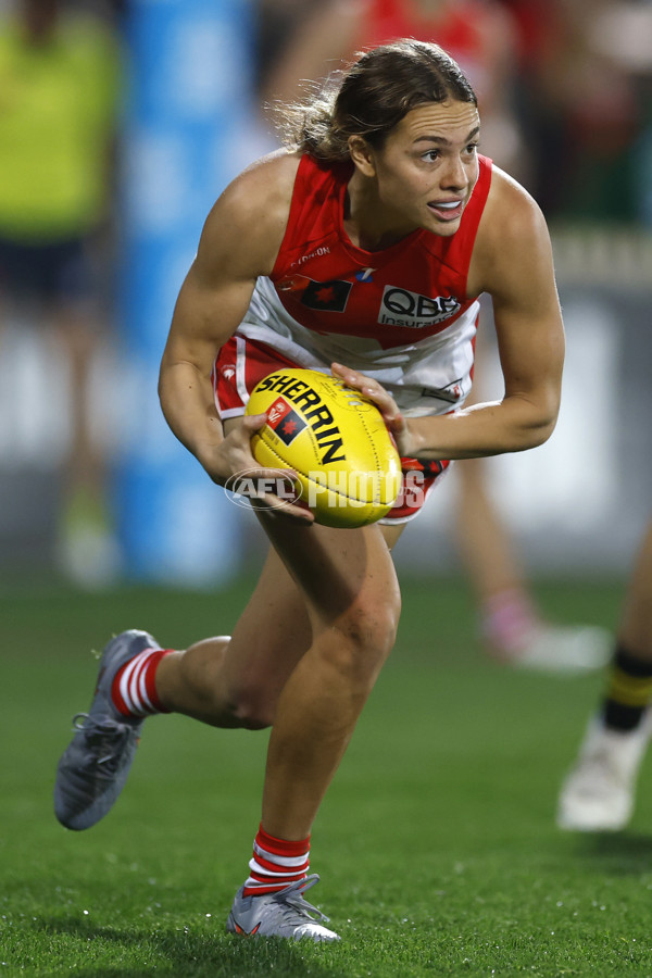 AFLW 2025 Round 01 - Sydney v Richmond - A-61389035