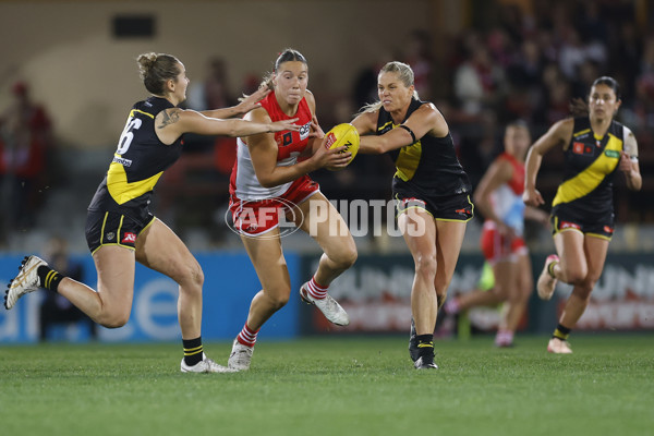 AFLW 2025 Round 01 - Sydney v Richmond - A-61389046