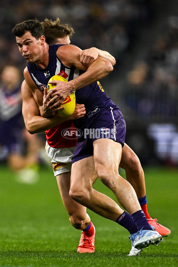 AFL 2025 Round 23 - Fremantle v Brisbane - A-61390880