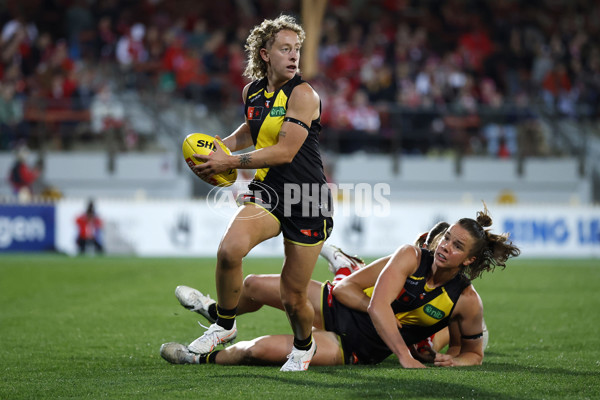 AFLW 2025 Round 01 - Sydney v Richmond - A-61390903
