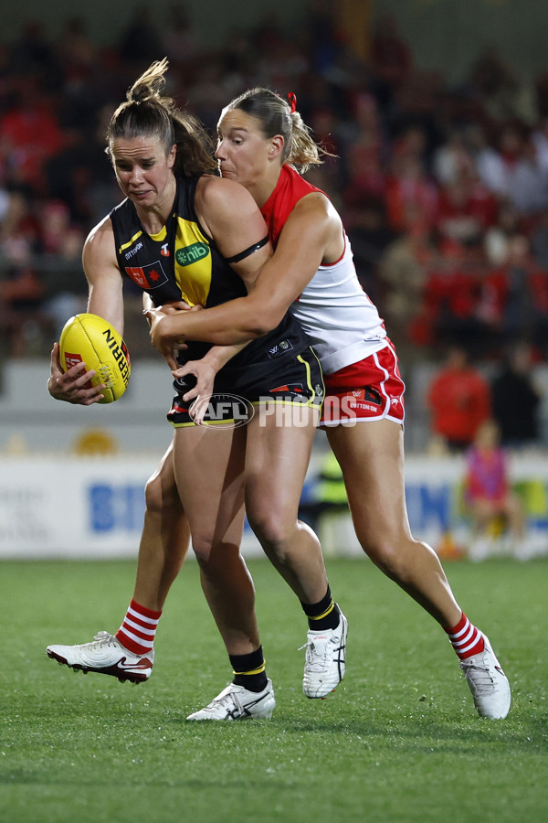 AFLW 2025 Round 01 - Sydney v Richmond - A-61391580