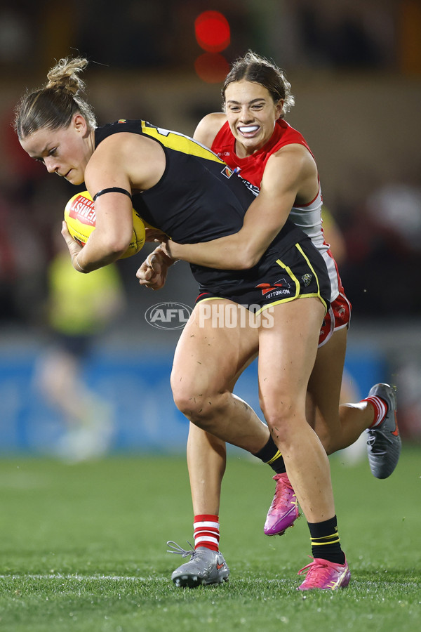 AFLW 2025 Round 01 - Sydney v Richmond - A-61391614