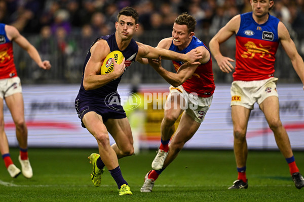 AFL 2025 Round 23 - Fremantle v Brisbane - A-61391620