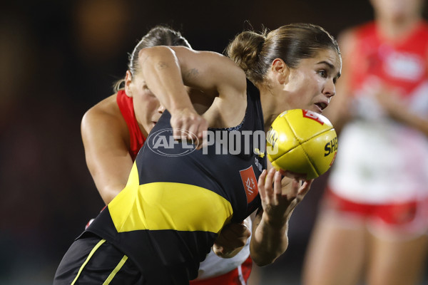 AFLW 2025 Round 01 - Sydney v Richmond - A-61393763