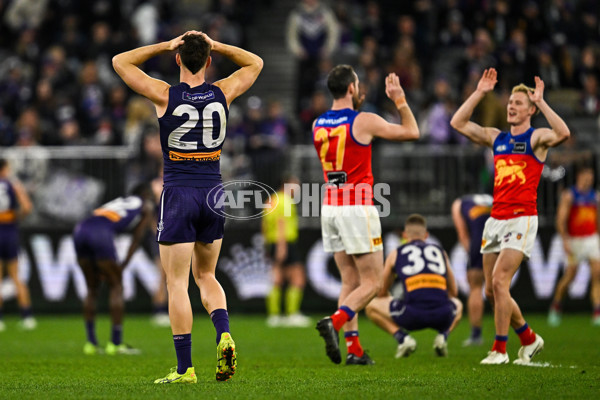 AFL 2025 Round 23 - Fremantle v Brisbane - A-61394494