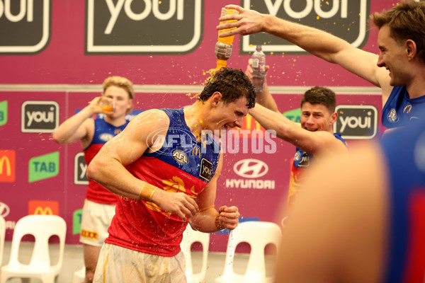 AFL 2025 Round 23 - Fremantle v Brisbane - A-61394532