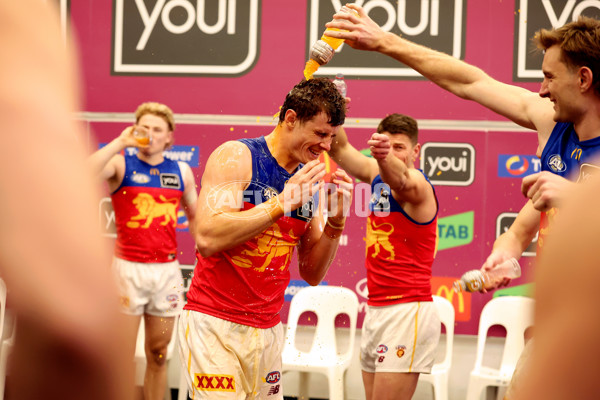 AFL 2025 Round 23 - Fremantle v Brisbane - A-61394542