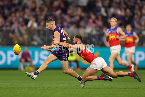 AFL 2025 Round 23 - Fremantle v Brisbane - A-61397198