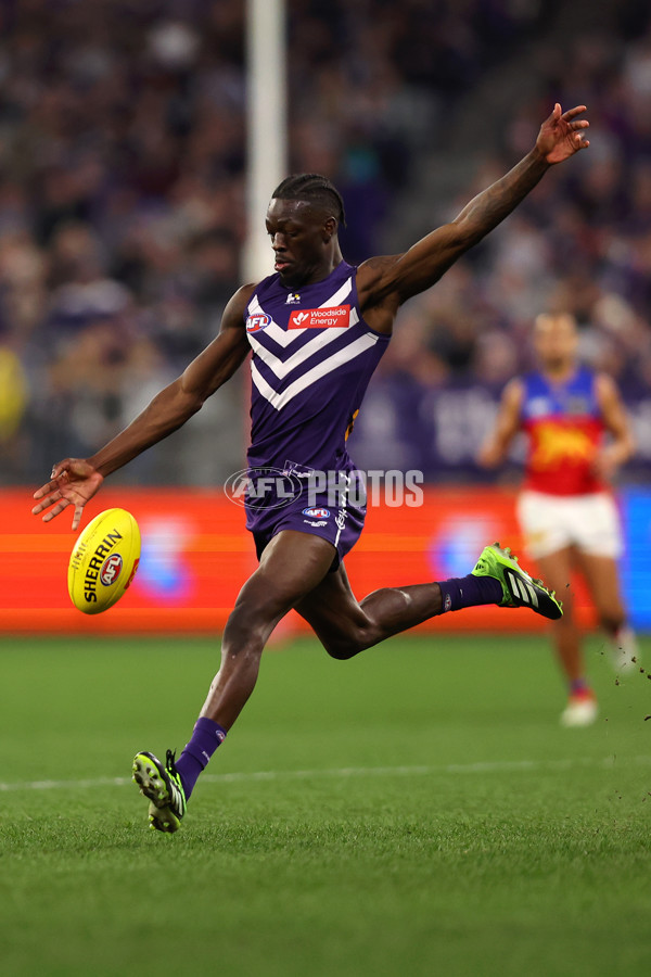 AFL 2025 Round 23 - Fremantle v Brisbane - A-61397203