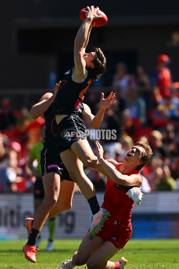 AFL 2025 Round 23 - Gold Coast v GWS - A-61399347