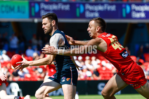 AFL 2025 Round 23 - Gold Coast v GWS - A-61399354