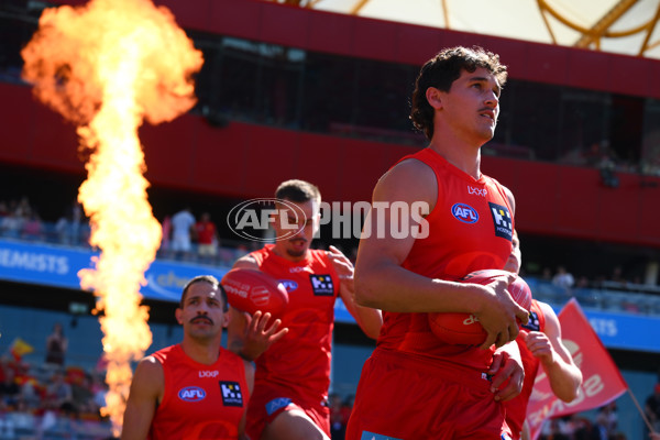 AFL 2025 Round 23 - Gold Coast v GWS - A-61399632
