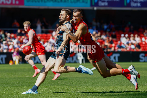 AFL 2025 Round 23 - Gold Coast v GWS - A-61399660