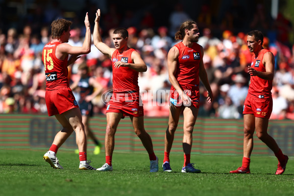AFL 2025 Round 23 - Gold Coast v GWS - A-61402076