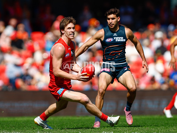 AFL 2025 Round 23 - Gold Coast v GWS - A-61402549