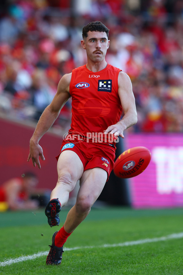 AFL 2025 Round 23 - Gold Coast v GWS - A-61402568