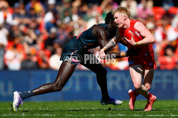 AFL 2025 Round 23 - Gold Coast v GWS - A-61402642
