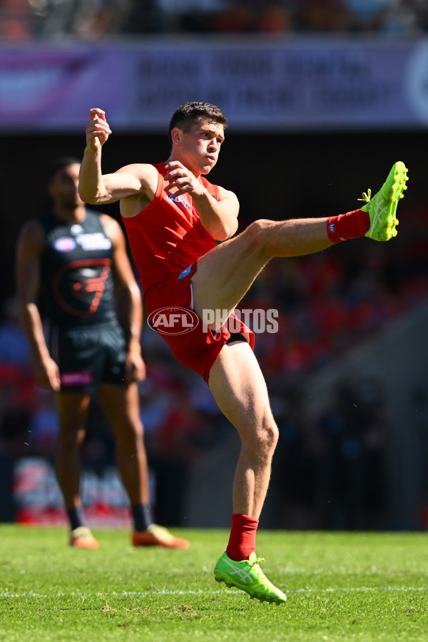 AFL 2025 Round 23 - Gold Coast v GWS - A-61404808