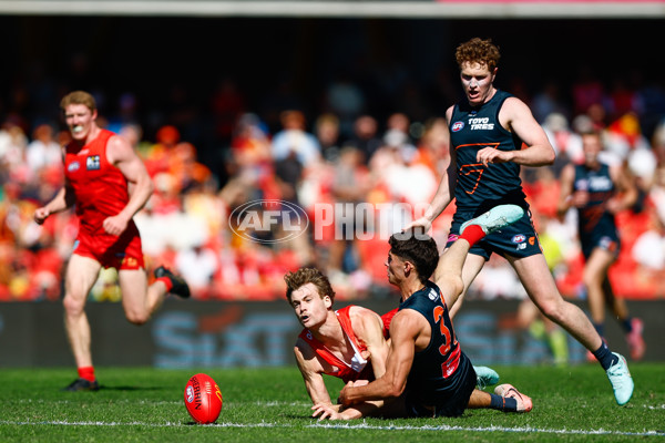 AFL 2025 Round 23 - Gold Coast v GWS - A-61405074