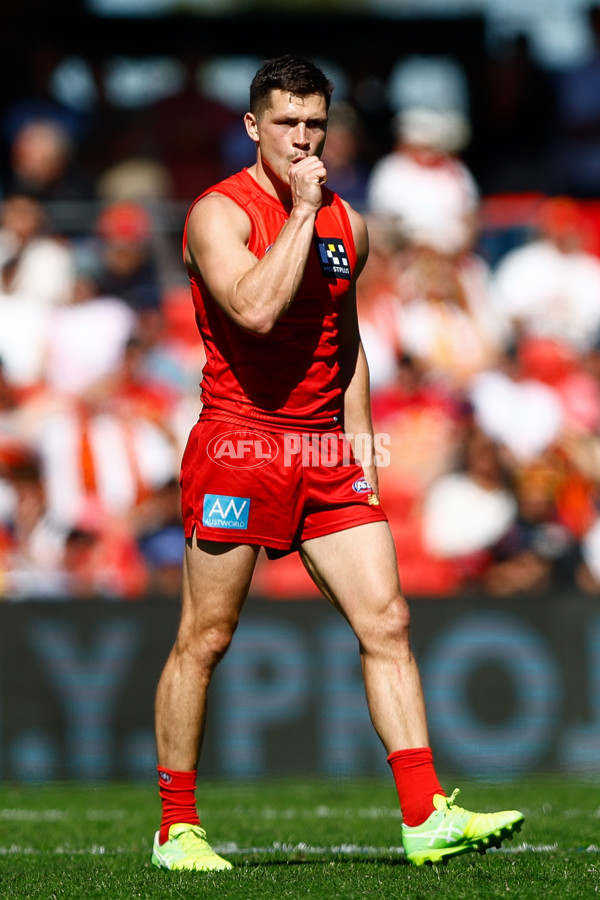 AFL 2025 Round 23 - Gold Coast v GWS - A-61407617