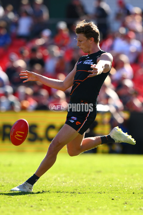 AFL 2025 Round 23 - Gold Coast v GWS - A-61410109