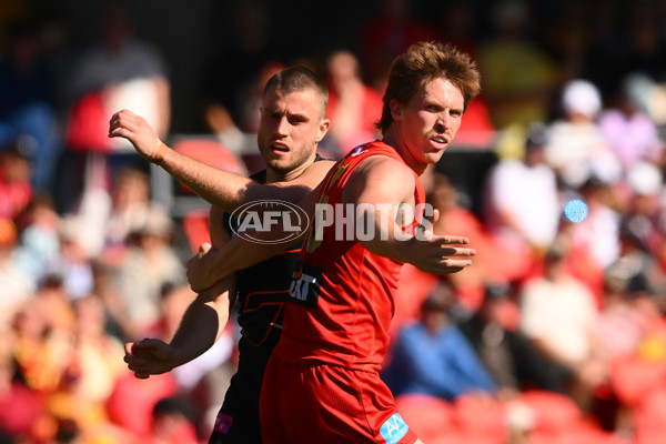 AFL 2025 Round 23 - Gold Coast v GWS - A-61410352