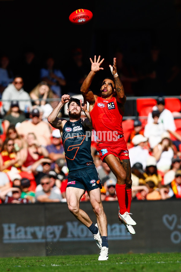 AFL 2025 Round 23 - Gold Coast v GWS - A-61410361