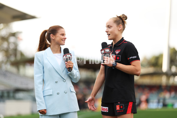 AFLW 2025 Round 01 - GWS v Essendon - A-61418880