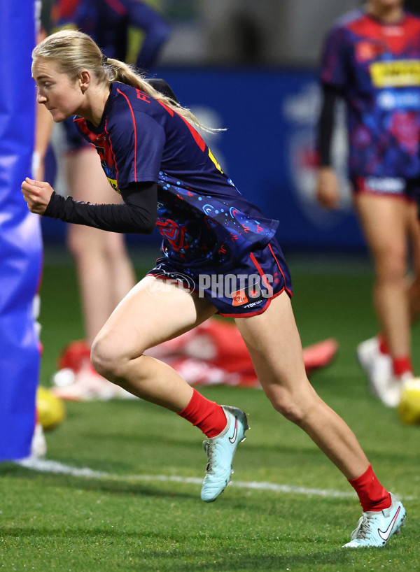AFLW 2025 Round 01 - Western Bulldogs v Melbourne - A-61429255