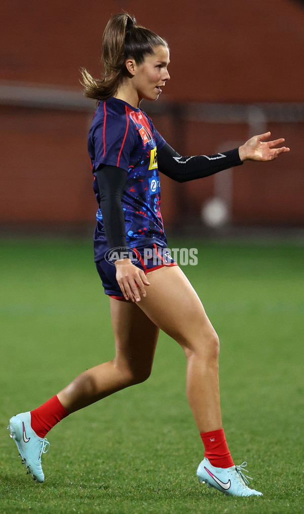 AFLW 2025 Round 01 - Western Bulldogs v Melbourne - A-61429640