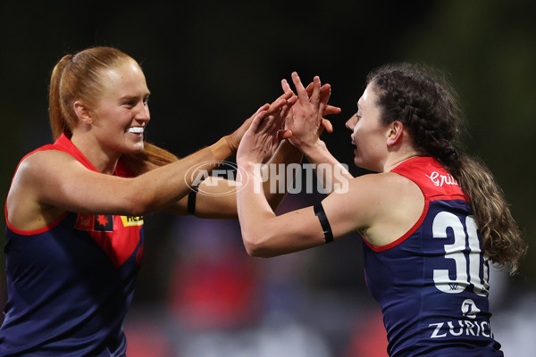 AFLW 2025 Round 01 - Western Bulldogs v Melbourne - A-61434761