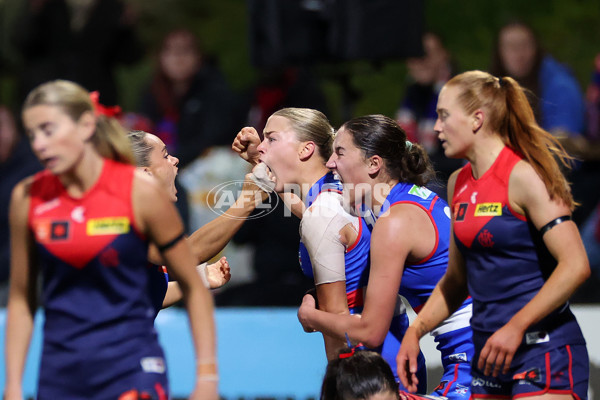 AFLW 2025 Round 01 - Western Bulldogs v Melbourne - A-61437234