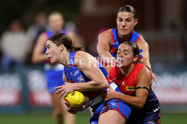 AFLW 2025 Round 01 - Western Bulldogs v Melbourne - A-61437243