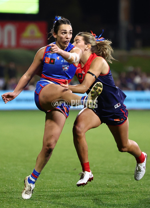 AFLW 2025 Round 01 - Western Bulldogs v Melbourne - A-61440470
