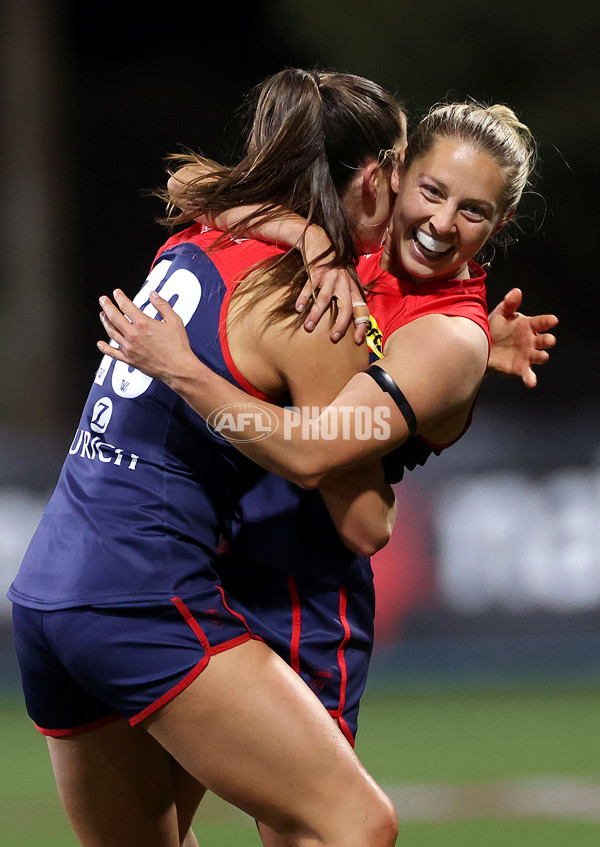 AFLW 2025 Round 01 - Western Bulldogs v Melbourne - A-61440513